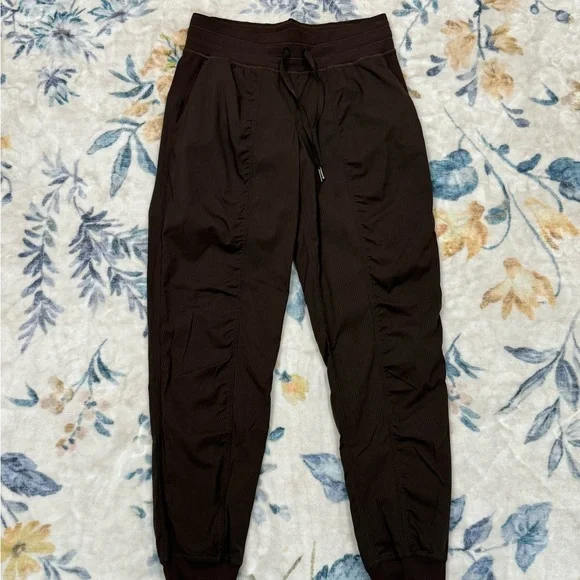 Lululemon athletica Brown Jogger Track Pants 6 - Picture 1 of 10